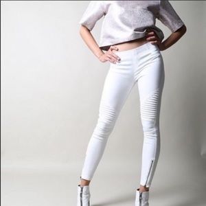 Beulah White Moto ZIP Pants size MED. BRAND NEW